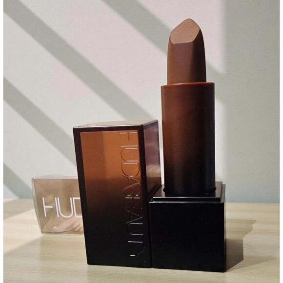 Huda Beauty Other - HUDA Beauty Power Bullet - Bossy Browns Cream Lipstick - Self Made#28